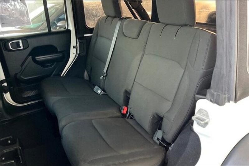 Used 2018 Jeep Wrangler Unlimited Sport SImage 25