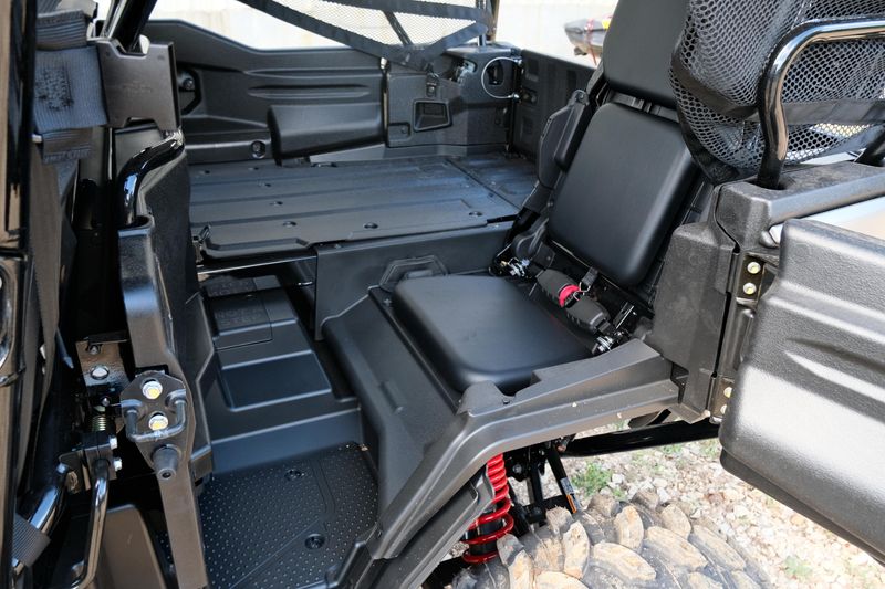 2025 Honda PIONEER 10005 TRAIL SE MATTE GRAY METALLIC Image 22