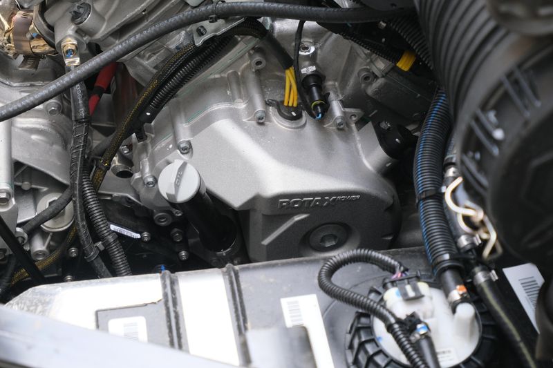 2025 Can-Am DEFENDER MAX XT HD10  STEALTH BLACK Image 13