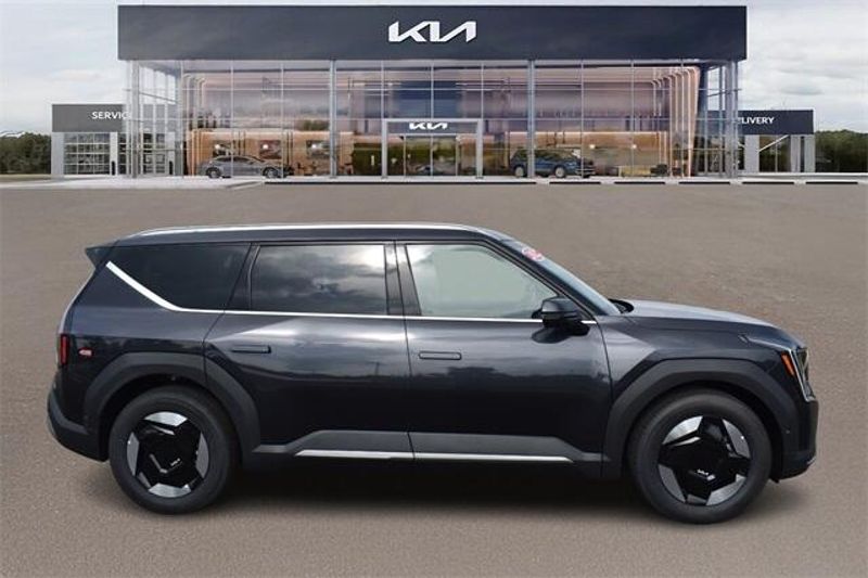 New 2026 Kia EV9 WindImage 2