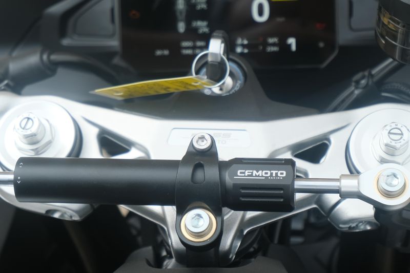 2025 CFMOTO 675 SS NEBULA BLACK Image 12