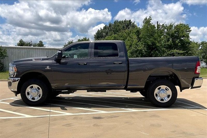 2024 RAM 2500 Tradesman Crew Cab 4x4 6