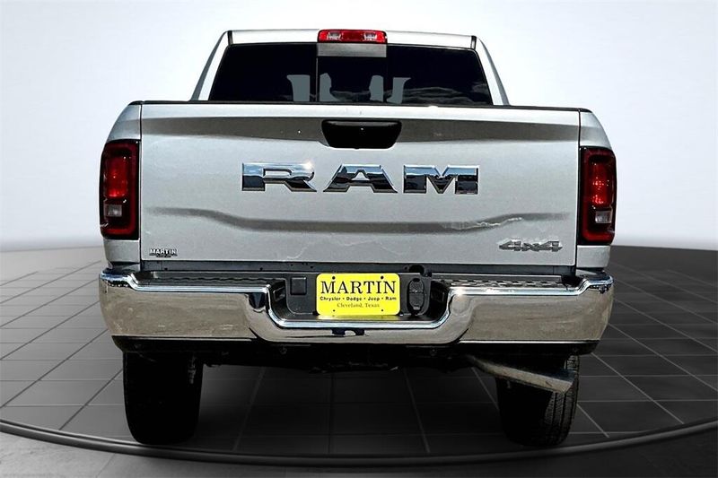 2025 Ram 2500 Tradesman photo 4