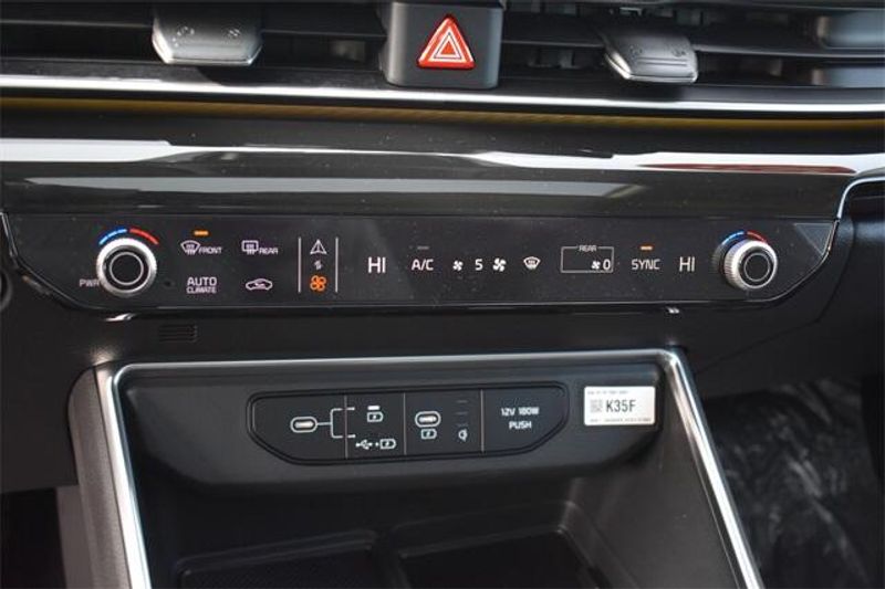 2025 Kia Carnival SX PrestigeImage 34