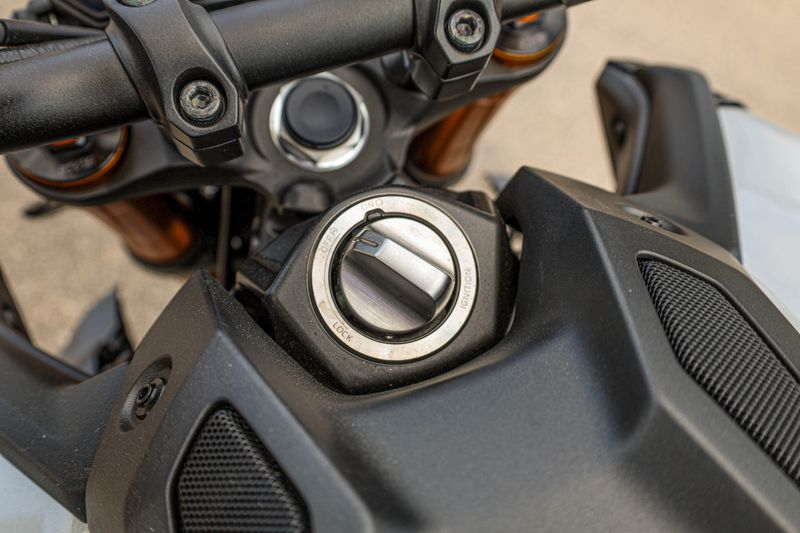 USED 2025 YAMAHA MT-09 SP Image 3