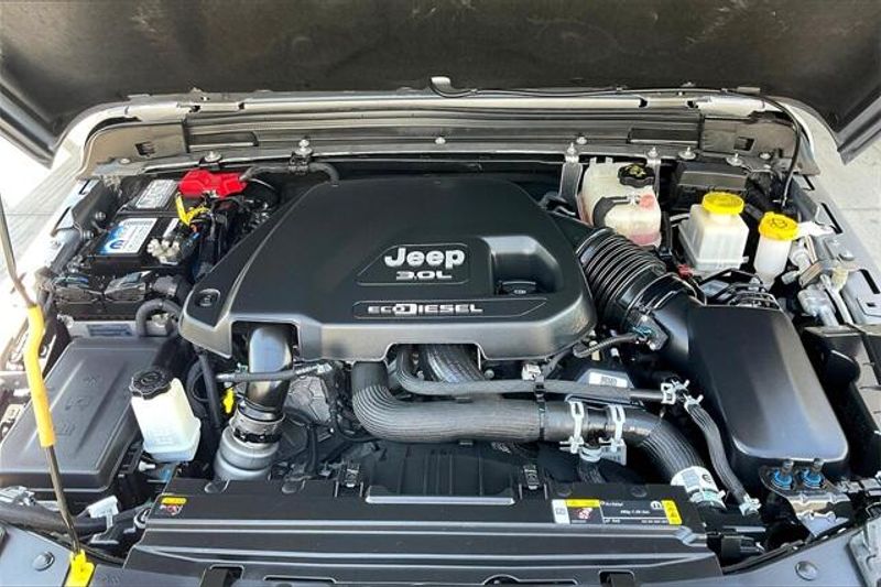 Used 2021 Jeep Gladiator WillysImage 9