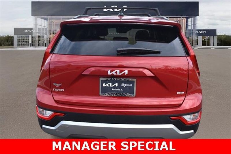 New 2025 Kia Niro LXImage 4