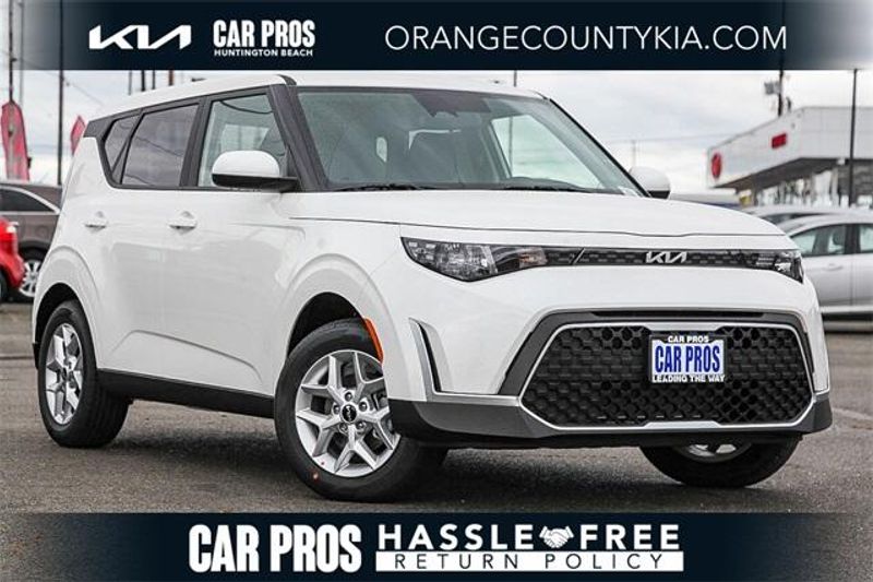New 2025 Kia Soul LXImage 1