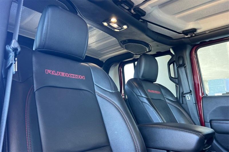 2021 Jeep Gladiator Rubicon photo 16