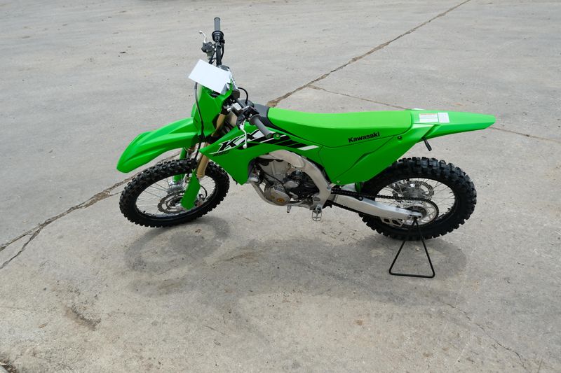2025 Kawasaki KX450 LIME GREEN Image 6