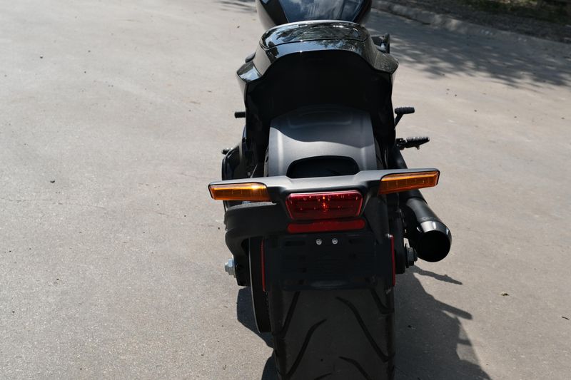 Used 2019 HARLEY FXDR 114 BLACK Image 18