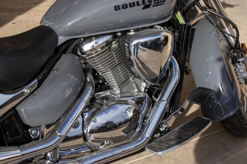 NEW 2025 SUZUKI BOULEVARD C50 Image 12