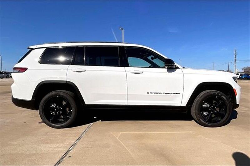 2025 Jeep Grand Cherokee L Limited 4x4Image 15