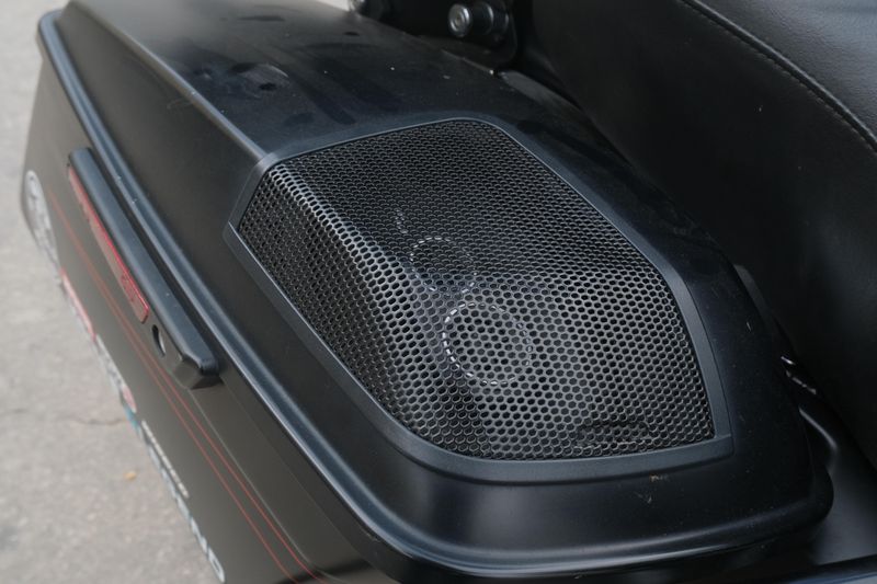 USED 2015 HARLEY ROAD GLIDE SPECIAL BLACK Image 14
