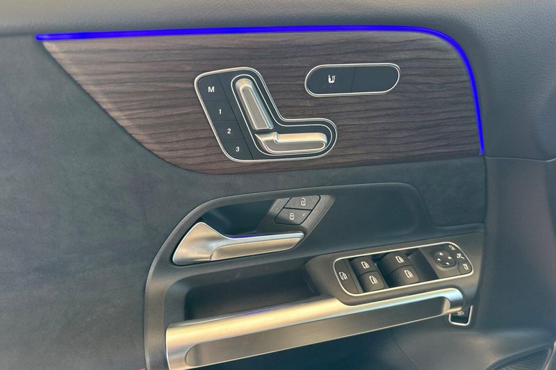 New 2026 Mercedes-Benz GLB 250Image 8