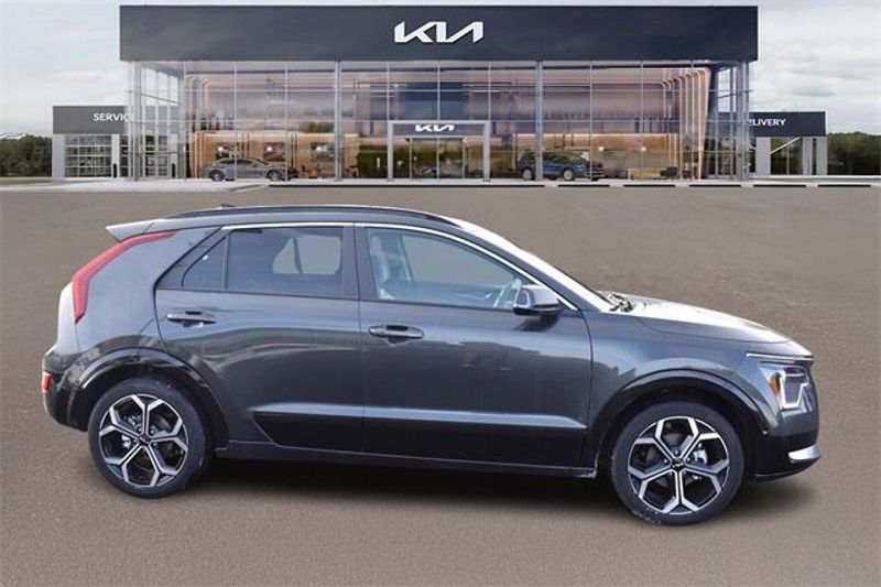 New 2025 Kia Niro EX TouringImage 2