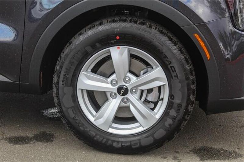 2025 Kia Sorento LXImage 29