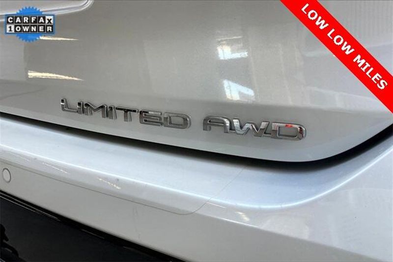 Used 2023 Toyota Highlander LimitedImage 7