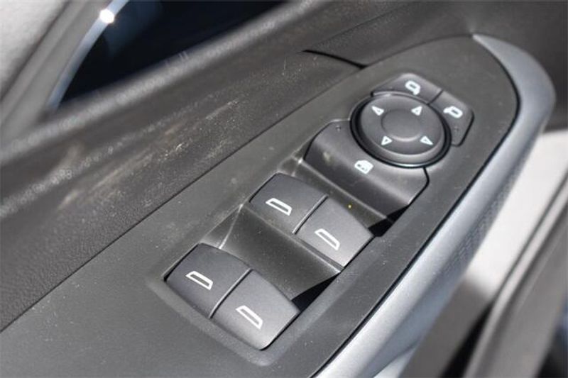 2025 Chevrolet Trax LSImage 18