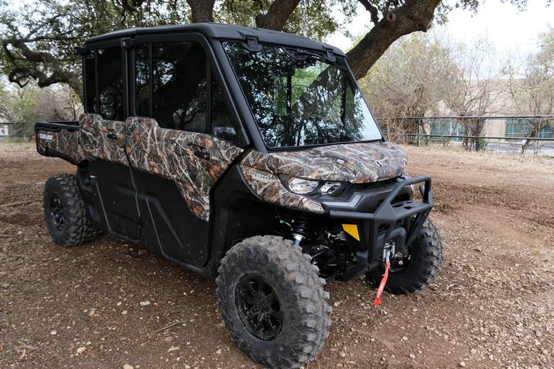 2025 Can-Am DEFENDER MAX LIMITED CAB HD10 WILDLAND CAMOImage 22