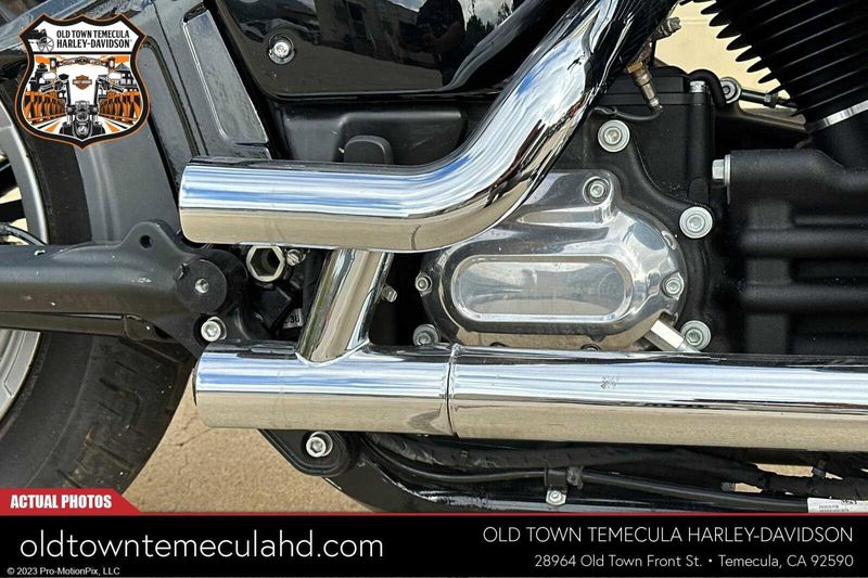 2023 Harley-Davidson Softail in a Black exterior color. BMW Motorcycles of Temecula – Southern California (951) 506-6903 bmwmotorcyclesoftemecula.com 