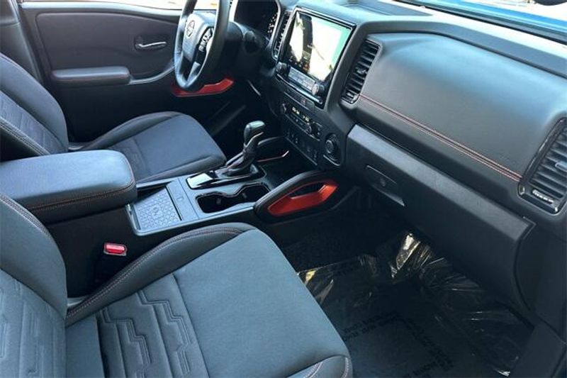 Used 2024 Nissan Frontier PRO-XImage 13