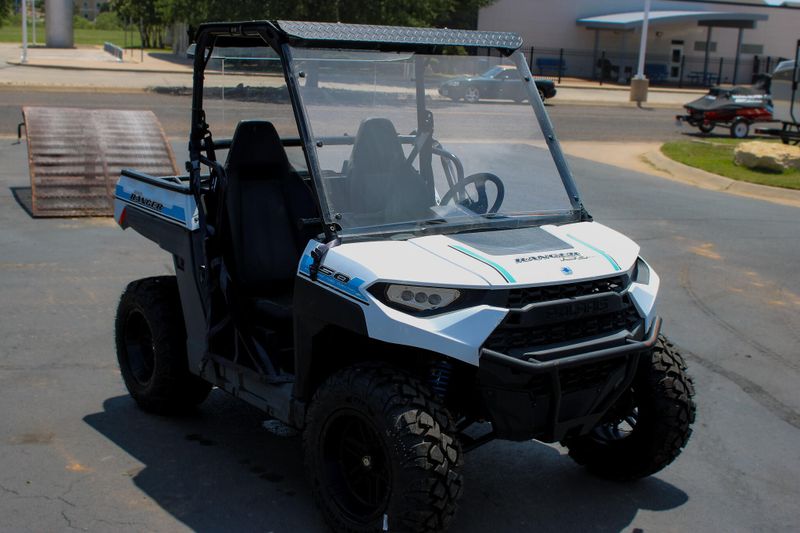 2022 Polaris RANGER 150 EFI WHITE LIGHTNING AND SKY BLUE Image 1