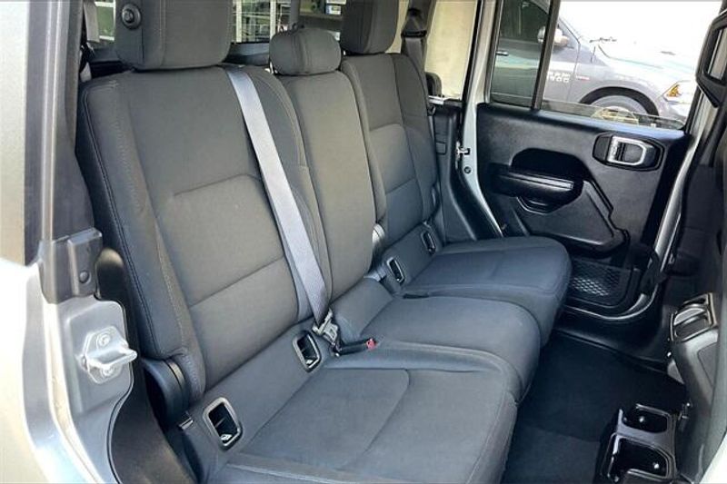 Used 2021 Jeep Gladiator WillysImage 26
