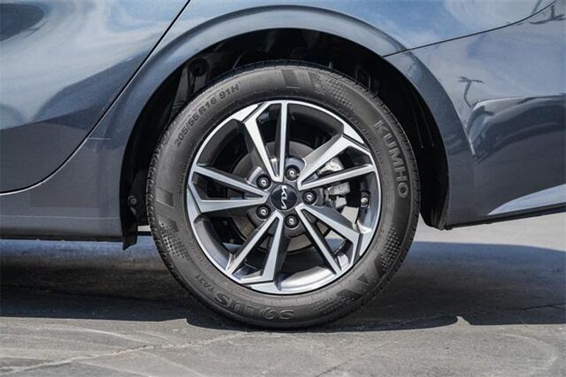 2022 Kia Forte LXSImage 12