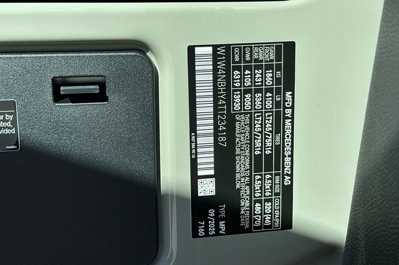 New 2026 Mercedes-Benz Sprinter 2500 Crew 144 WBImage 22