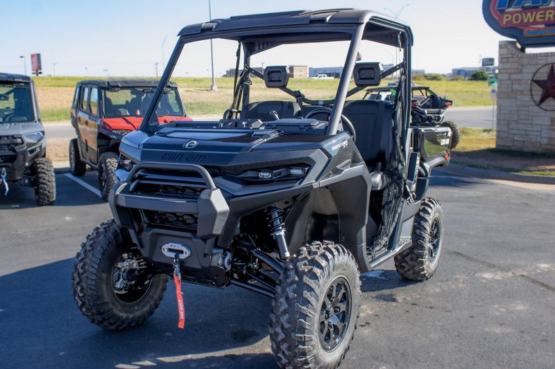 NEW 2026 CAN-AM DEFENDER XT HD11 WITH 1025 INCH TOUCHSCREEN Image 10