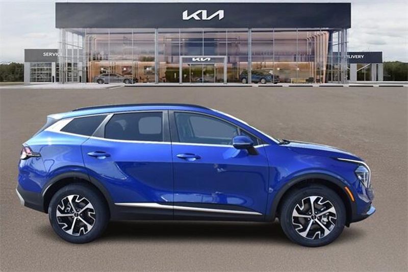 2025 Kia Sportage EXImage 2