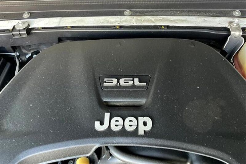 Used 2018 Jeep Wrangler Unlimited Sport SImage 32