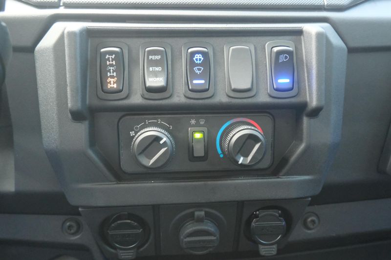 NEW 2027 POLARIS RANGER XP 1000 CAB Image 22