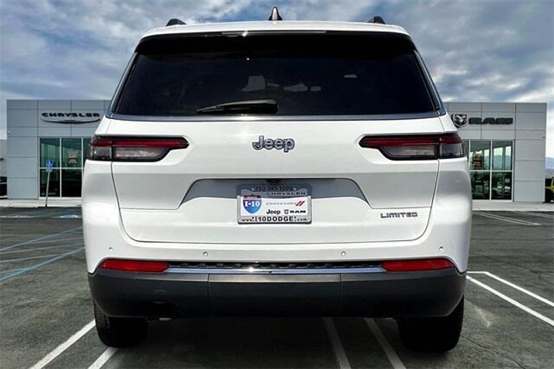 2021 Jeep Grand Cherokee L LimitedImage 3