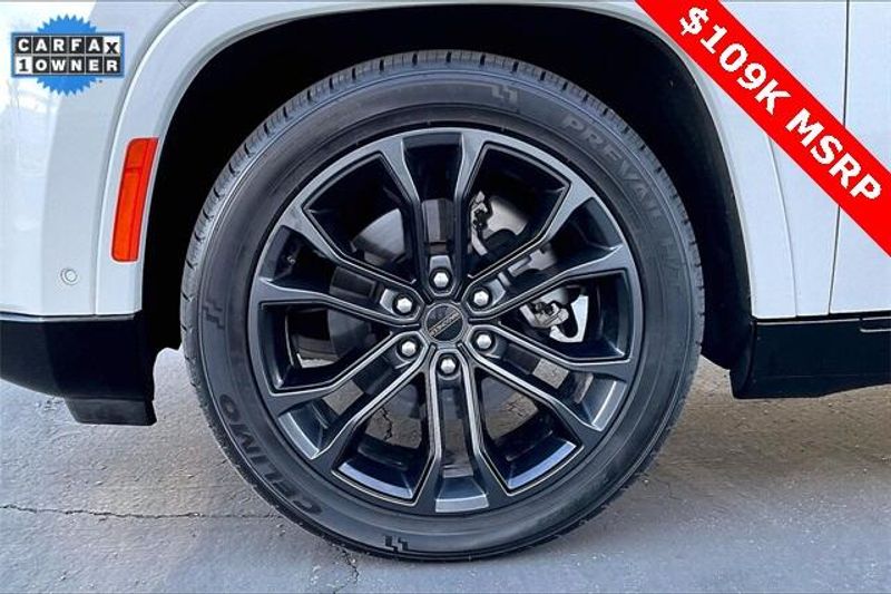 2024 Jeep Grand Wagoneer L Series IIImage 8