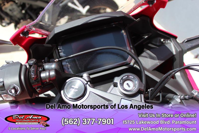 2025 Honda CBR500R Image 7