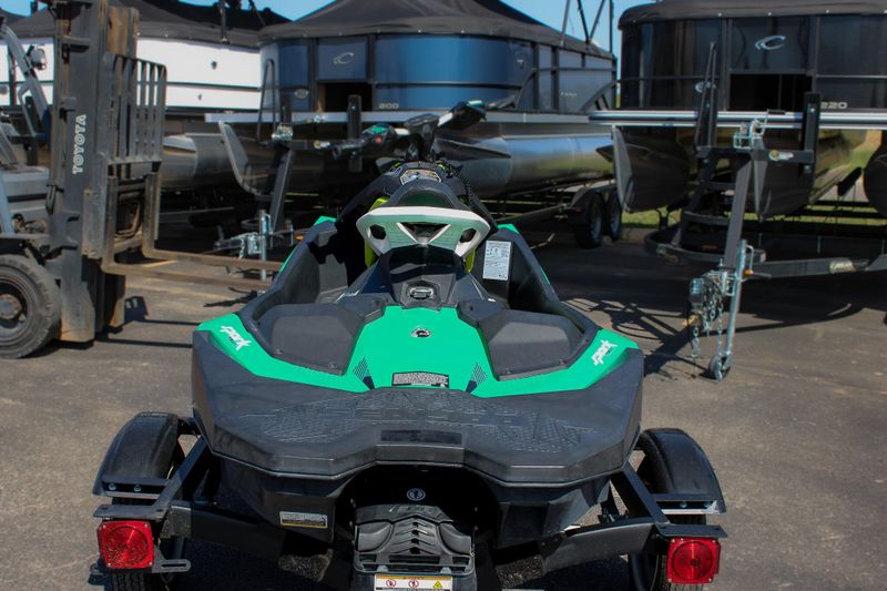 2021 SEADOO SPARK 3 UP GREEN Image 21