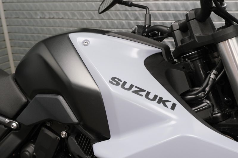 USED 2024 SUZUKI GSX-8S Image 12