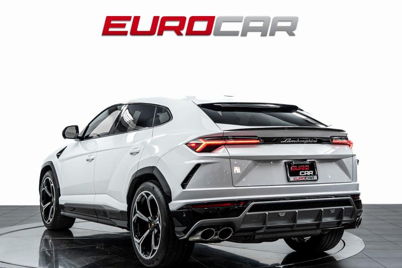 2021 Lamborghini Urus *PANORAMIC SUNROOF * FRONT PPF*Image 3