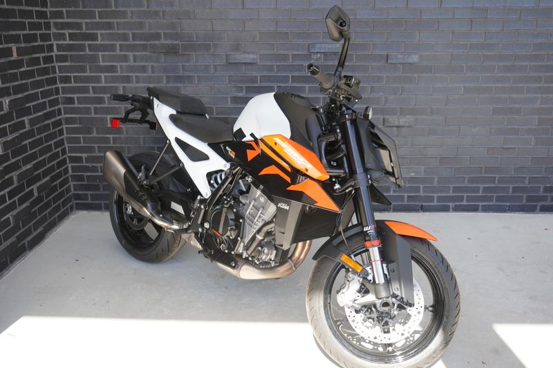 New 2027 KTM 990 DUKE 
