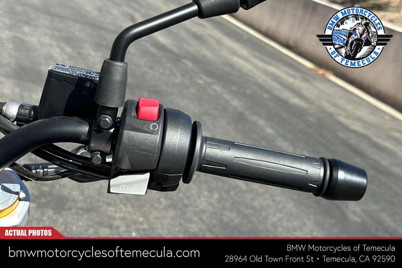 2025 BMW G 310 RImage 18