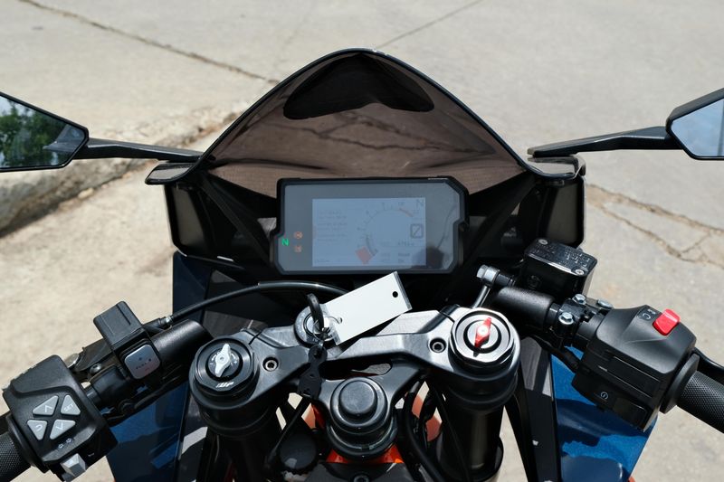 2024 KTM RC 390 BLUE Image 10