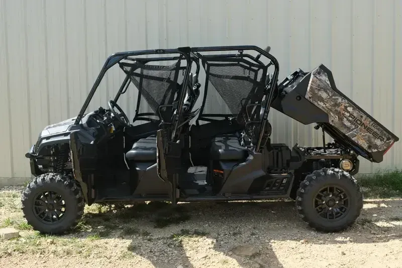 NEW 2025 HONDA PIONEER 10006 DELUXE Image 5