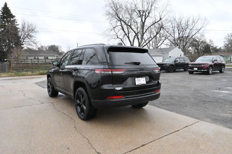2025 Jeep Grand Cherokee Altitude XImage 6