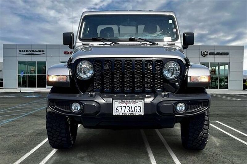Used 2021 Jeep Gladiator WillysImage 2
