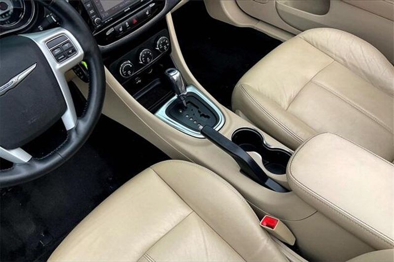 Used 2012 Chrysler 200 LimitedImage 17