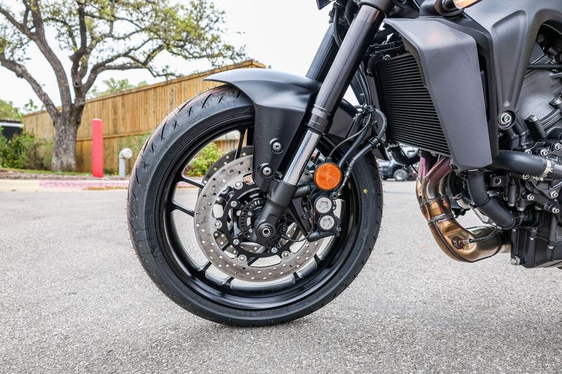 NEW 2025 YAMAHA MT09 Image 22