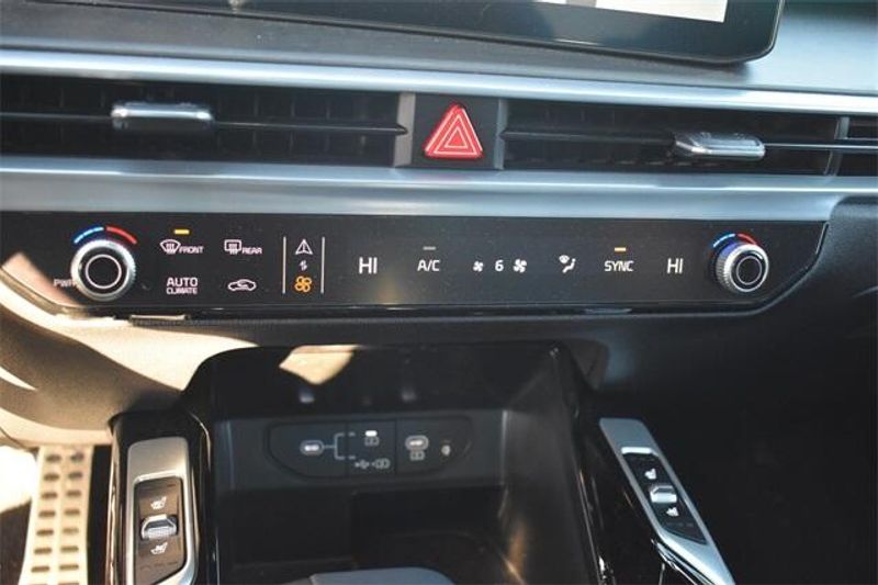 New 2025 Kia Sorento X-Line SX PrestigeImage 33