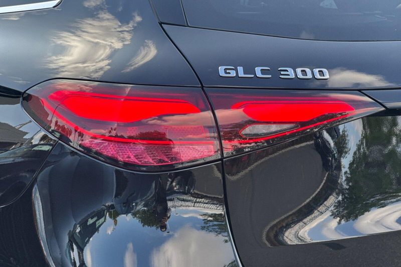 Used 2026 Mercedes-Benz GLC 300Image 34